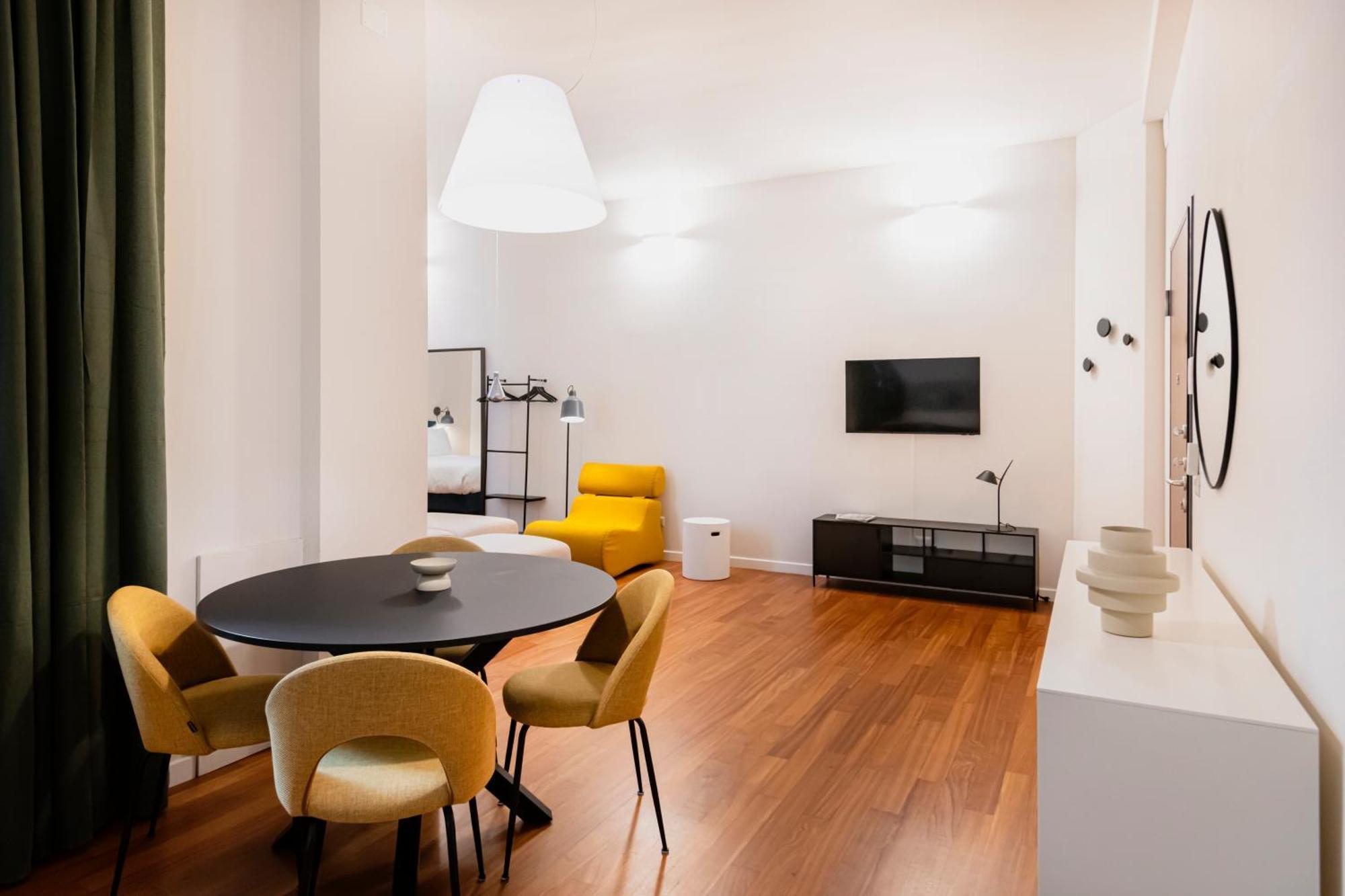 Relstay - Montenapoleone Milan Exterior photo