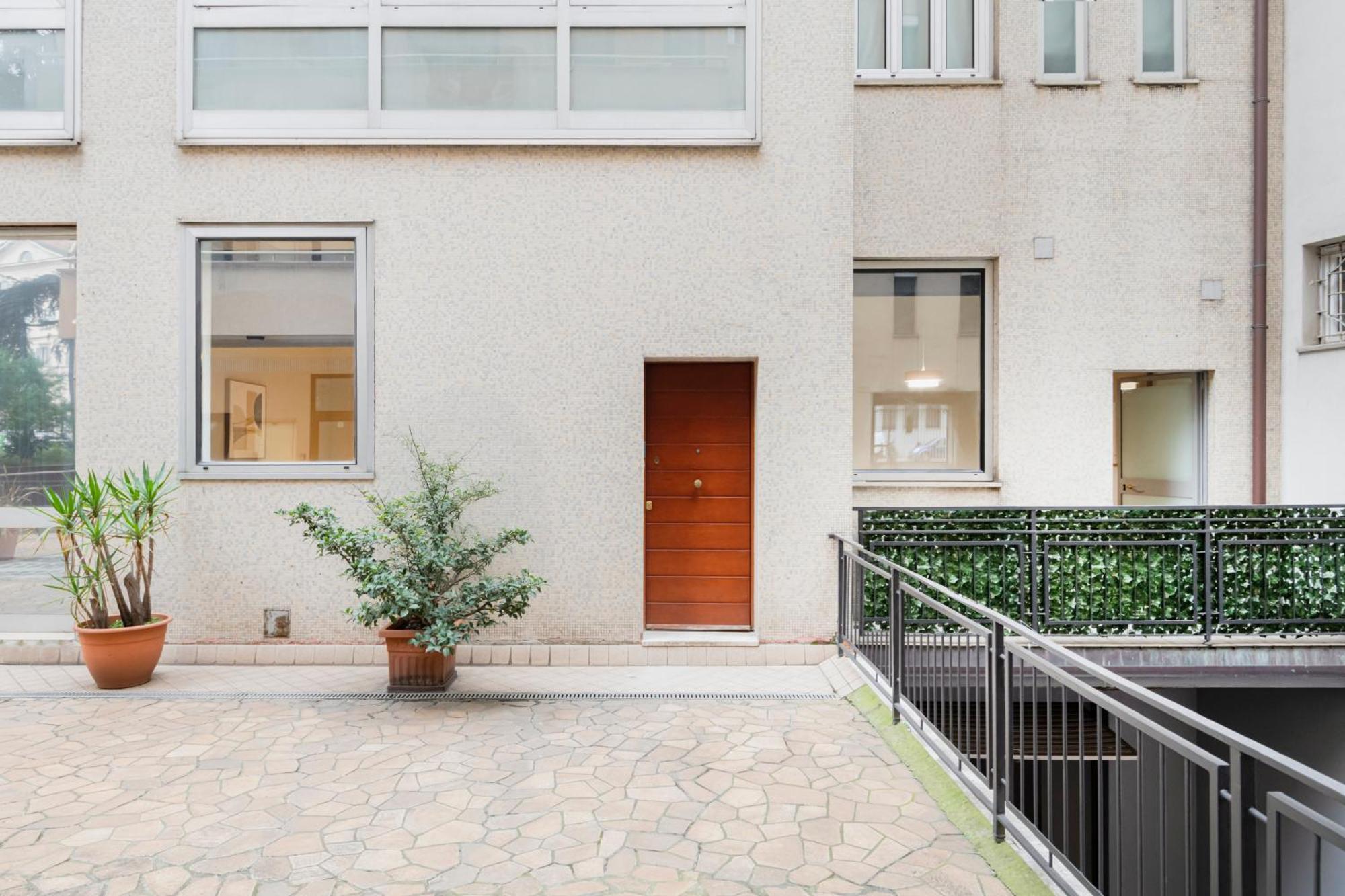 Relstay - Montenapoleone Milan Exterior photo